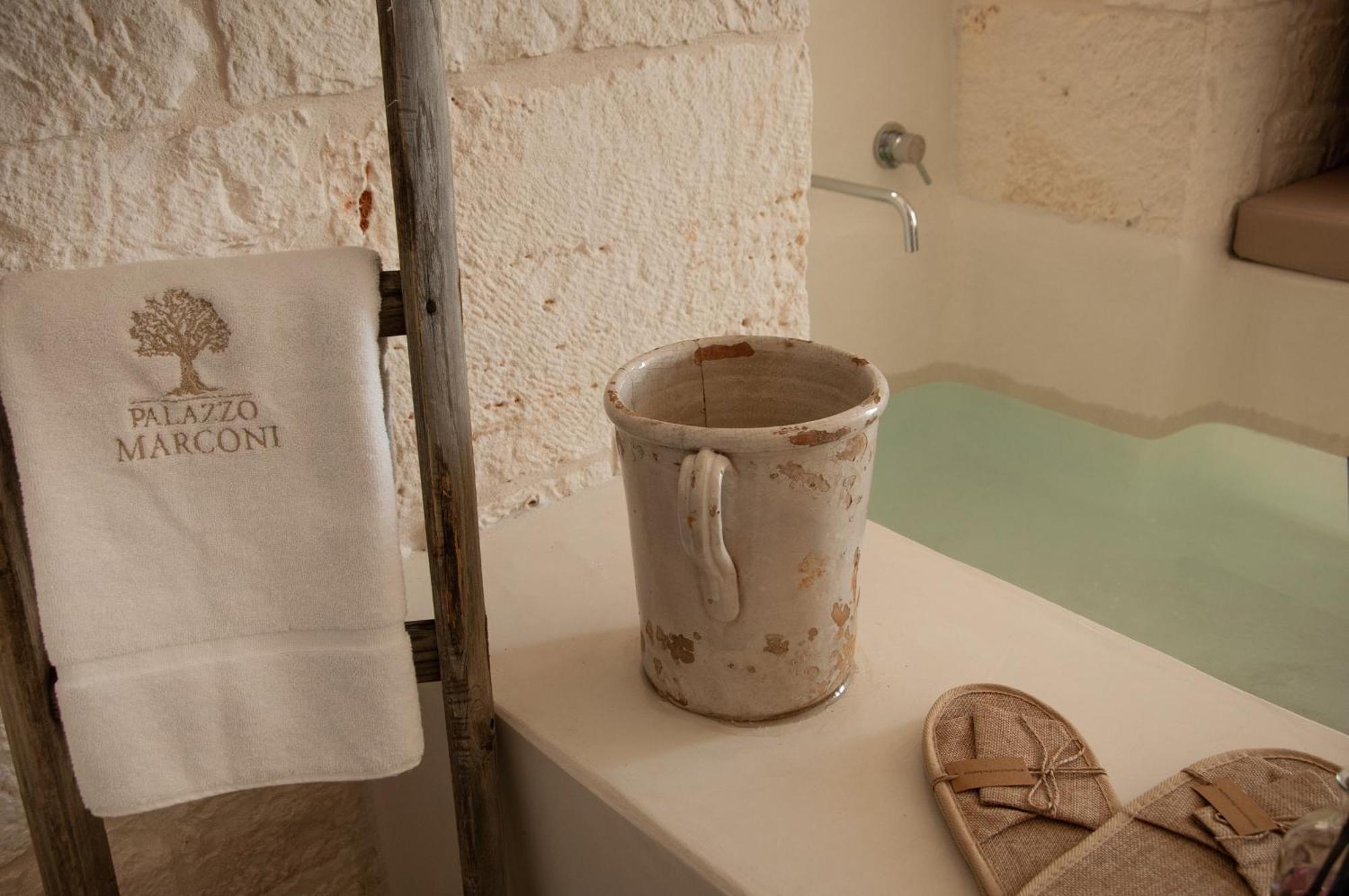 Hotel Palazzo Marconi Locorotondo Esterno foto